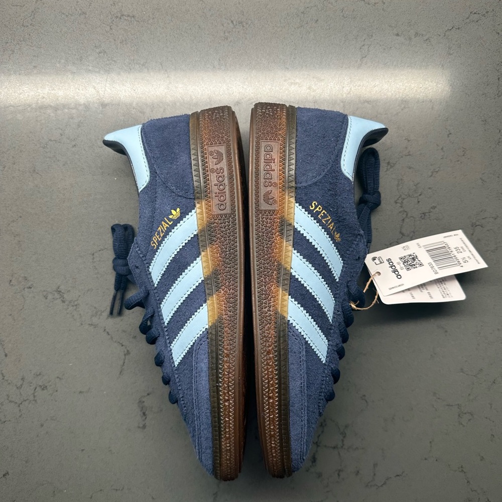 Adidas Handball Spezial – Navy Suede / Light Blue Stripes / Gum Sole (Women’s 7)